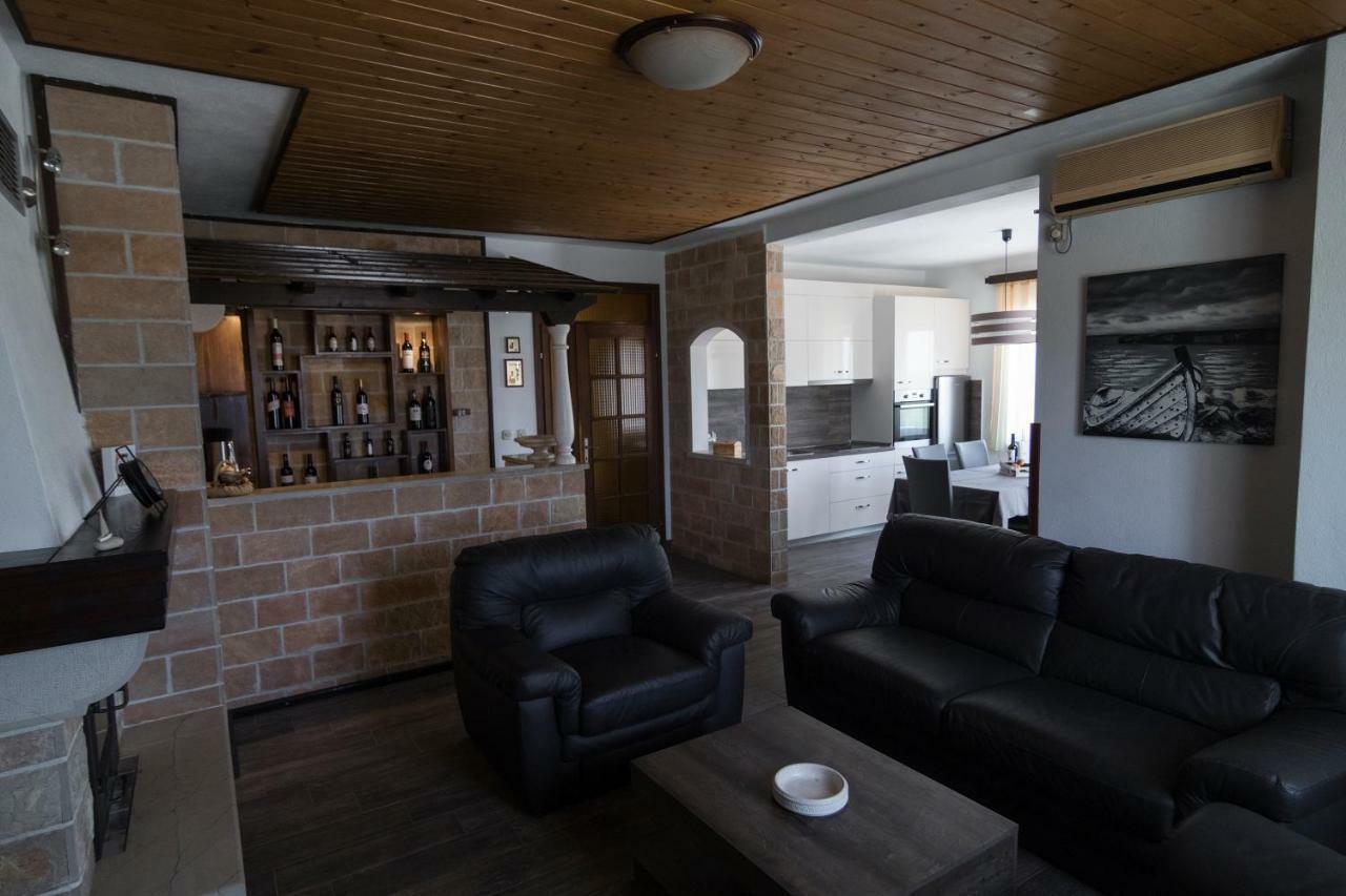 Apartments Ivana Постира Экстерьер фото