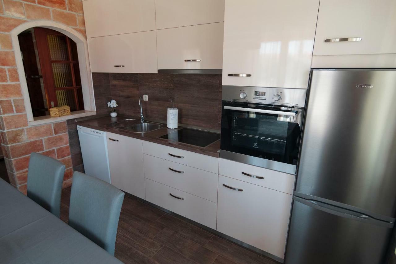 Apartments Ivana Постира Экстерьер фото