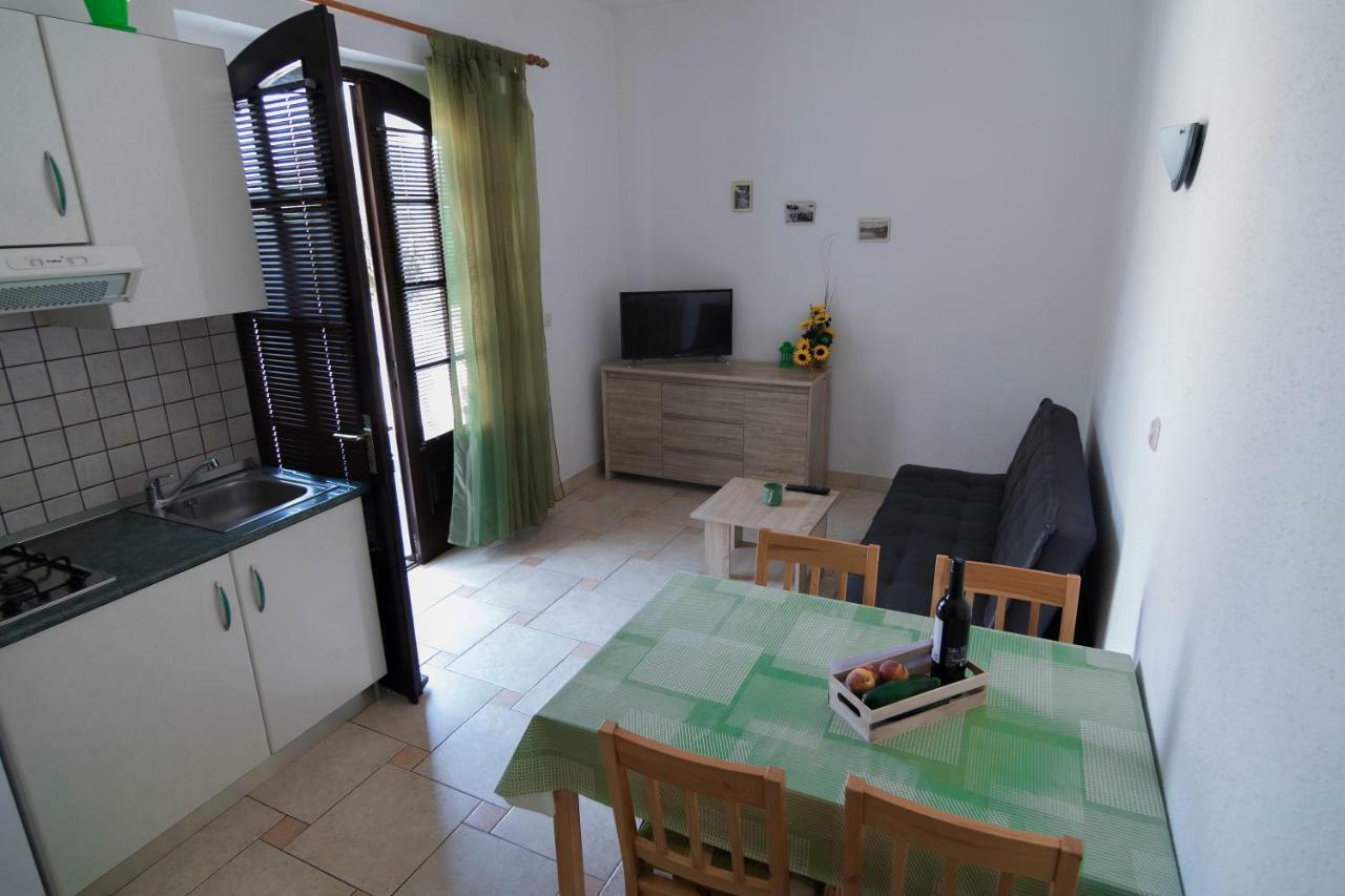 Apartments Ivana Постира Экстерьер фото