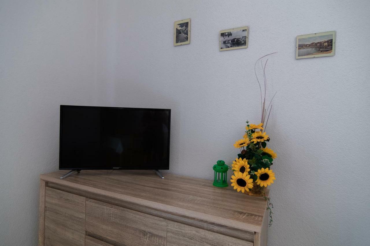 Apartments Ivana Постира Экстерьер фото