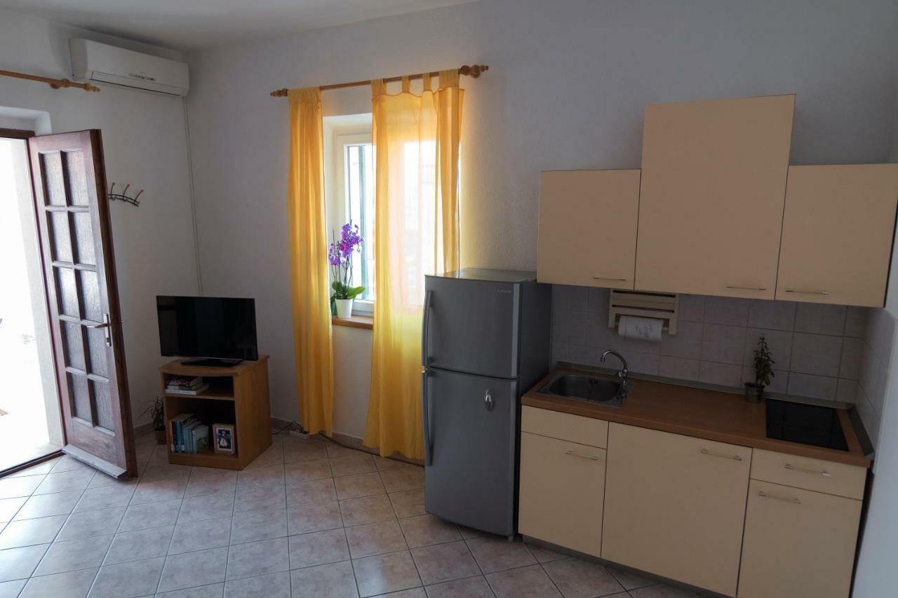 Apartments Ivana Постира Экстерьер фото