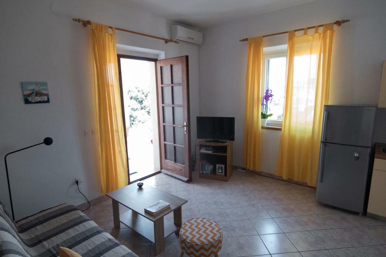 Apartments Ivana Постира Экстерьер фото