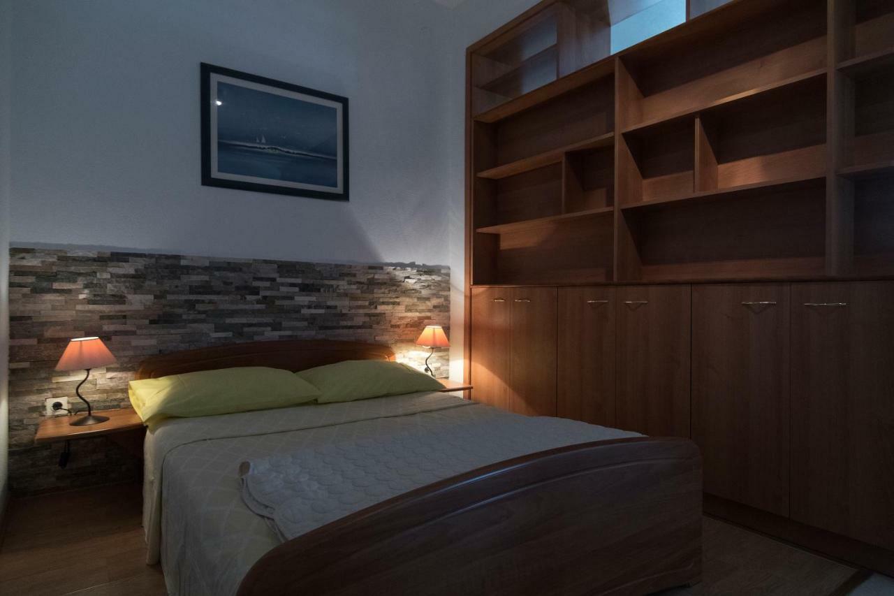 Apartments Ivana Постира Экстерьер фото