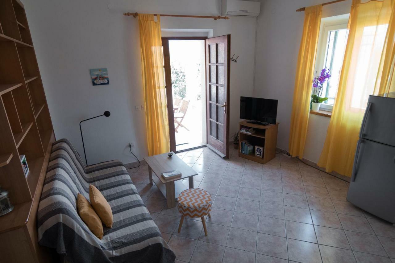 Apartments Ivana Постира Экстерьер фото